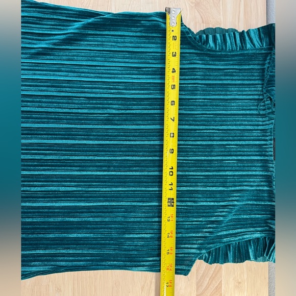 Green suede top - Picture 4 of 7